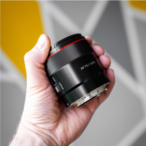 Amazon.co.jp: SAMYANG 単焦点レンズ AF 75mm F1.8 FE ソニー αE用 Amazon.co.jp: SAMYANG 単焦点レンズ AF 75mm F1.8 FE ソニー αE用