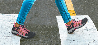 Womens Closed Toe Outdoor Walking Sandals