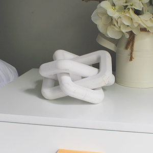 Nesting on table