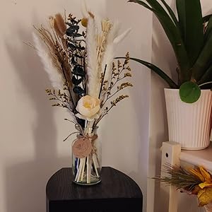 pampas grass decor with vase