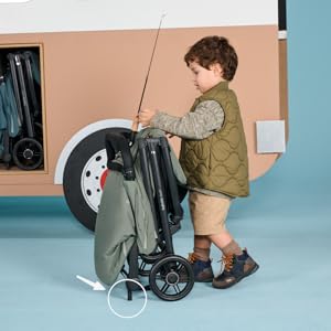 Self standing Quid 3 stroller with kickstand