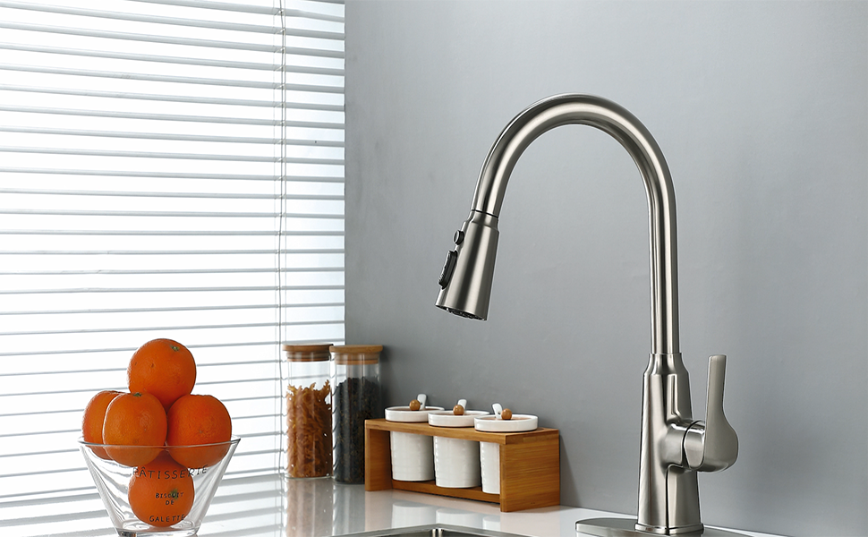 Modern and Excellent Polished Stainless Steel Kitchen Faucet with Pull