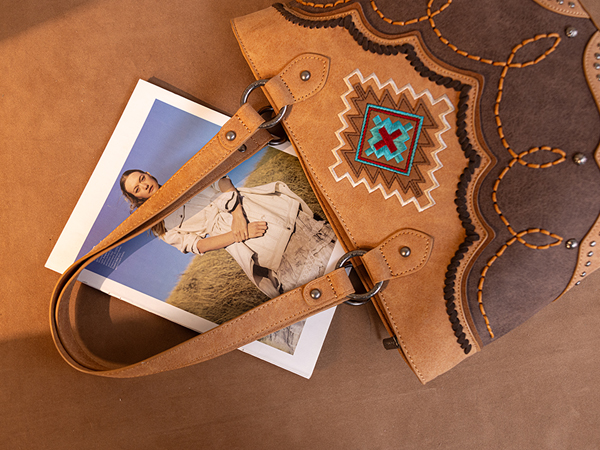 MONTANA WEST ショルダー　ハラコ　革製品　バッグ　チェーン Amazon.com: Montana West Western Tote Bag for Women Aztec