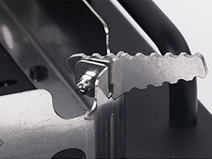 Folding non-slip grill