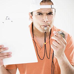 Hipat Lot de 2 sifflets de sport en acier inoxydable avec cordon, sifflets sonores forts parfaits pour les entraîneurs, les arbitres et les officiels Paquet de 2 sifflets de sport en acier inoxydable avec lanière, sifflets à son fort et net