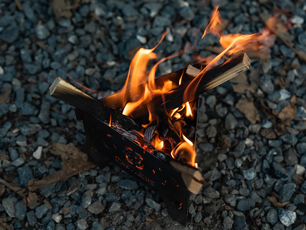 ワンティグリス　チタン製ミニ焚き火台　廃盤商品 Amazon | OneTigris ミニ焚き火台 チタン製ウッドストーブ 小型