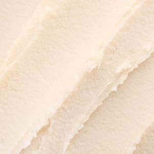 La lotion corporelle Gatineau à l'AHA contient du beurre de karité comme ingrédient
