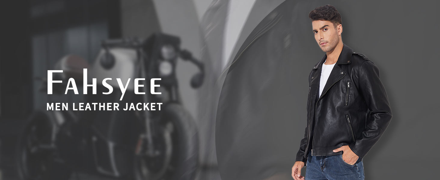 Mann in schwarzer Lederjacke, stehend mit den Händen in den Taschen. Auf der Textüberlagerung steht „Fahsyee