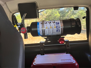 Quick Release Roll Bar Fire Extinguisher Mount