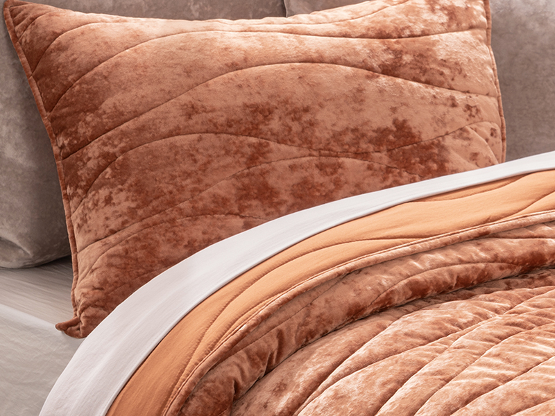 EVERGRACE Luxury Velvet Quilt King Size, Ultra Soft Velvet