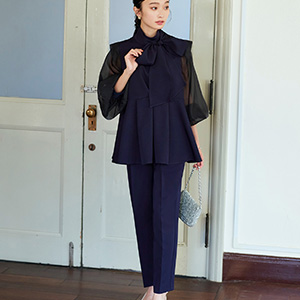 オーガンジースリーブタックフレアトップス&シークレットゴムスリムテーパードパンツ オーガンジースリーブタックフレアトップス＆シークレットゴム