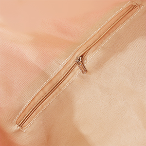 Easily Accessible Inside Pocket