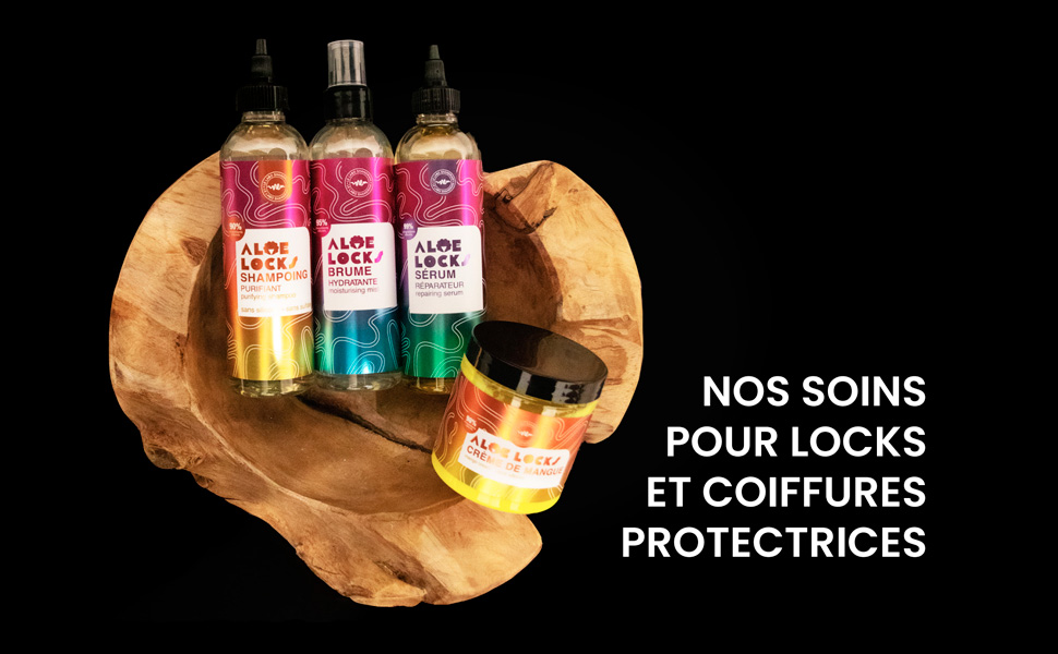 Trois bouteilles de produits capillaires colorées et un pot exposés sur une surface en bois. Le texte français indique les produits pour les coiffures protectrices