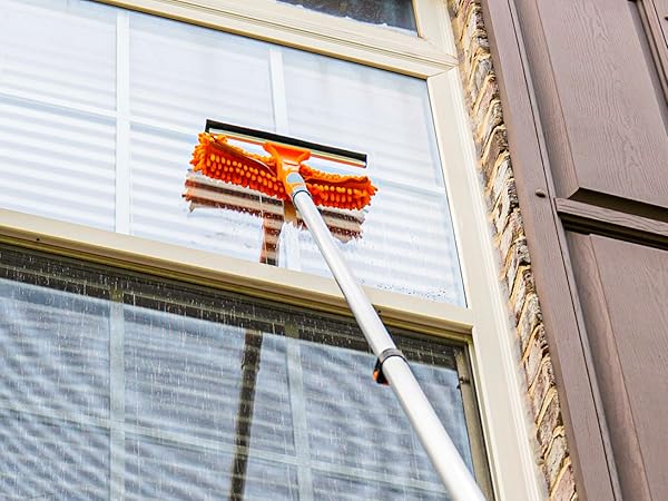 Outdoor Cleaning windows