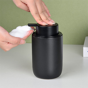 umlaca ソープディスペンサー