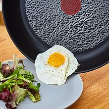 Poêle Tefal Comfort Max, induction, cuisine professionnelle, convient pour tout usage domestic, regulateur de temperatur 931c1449 667d 42dd 85d8 D969ee901779. CR497,0,1078,1078 PT0 SX220 V1