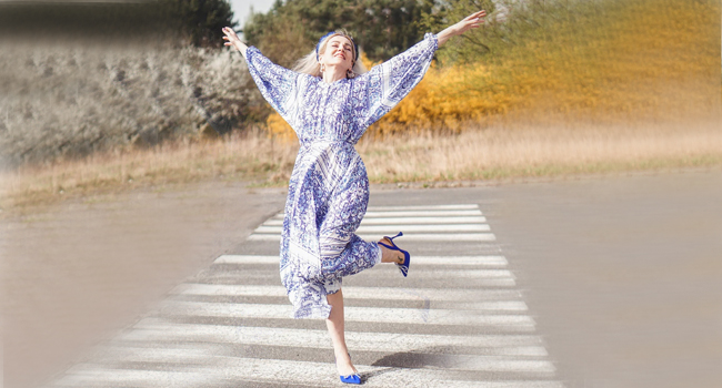 CHICWISH Women Blue Printed Full Pleated Maxi Dress Long