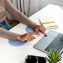 jelbows large blue performance fabric wrist pads help alleviate pressure while using the computer