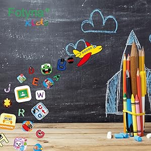 lavagna con le matite colorati, tanti app per gioco dei bambini, marchio Fotyna