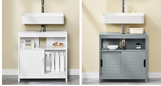 Verbundbild, das mehrere Nutzungsszenen eines an der Wand montierten Katzenwandsystems mit weißen Regalen, Sitzstangen und Kratzbäumen zeigt. Der Installationsablauf und die fertige Einrichtung werden demonstriert.