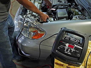 Schumacher SC1307 6/2/30/85A 6/12V FULLY AUTOMATIC BATTERY CHARGER/ENGINE STARTER