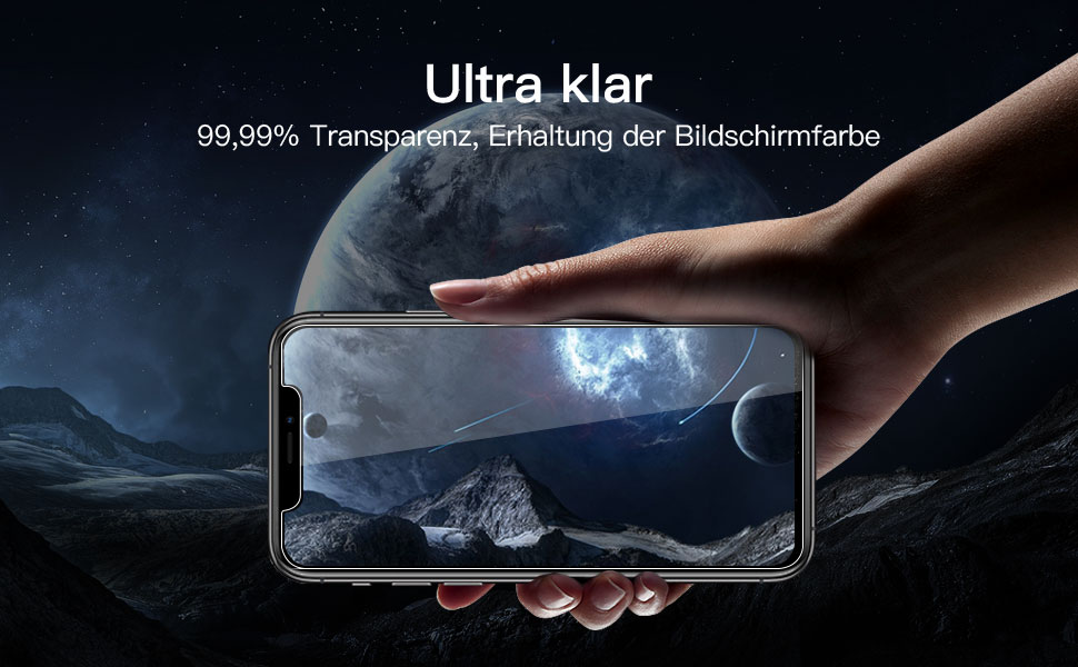 Werbung für Smartphone-Displayschutz, die eine Hand zeigt, die ein Telefon hält, mit einem durchsichtigen Bildschirm, auf dem eine Weltraumszene mit sichtbarer Erde zu sehen ist.
