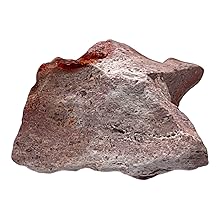 Serie von rotbraunen Gesteins- oder Mineralproben, die aus verschiedenen Blickwinkeln gezeigt wurden und eine raue, natürliche Textur und unterschiedliche Oberflächenmuster aufweisen.