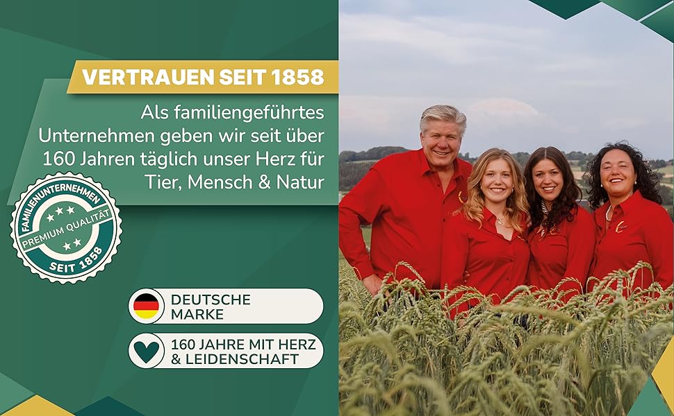 Der Text lautet „VERTRAUEN SEIT 1858“, „Als familiengeführtes Unternehmen geben wir seit über 160 Jahren täglich unser Bestes für Sie“. Landwirtschaftliche Szene mit Weizenfeld und Firmenzertifizierungsabzeichen.