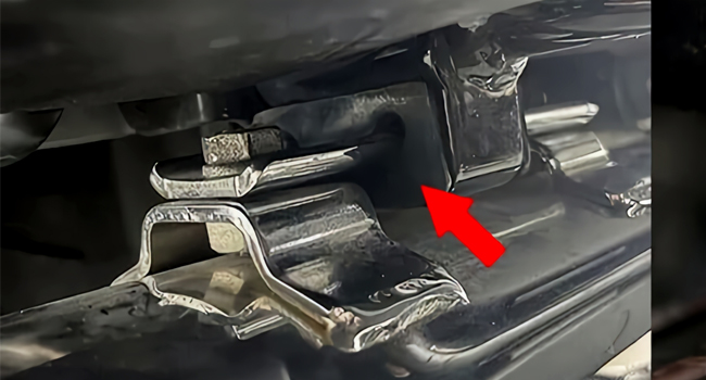 マフラーブラケット