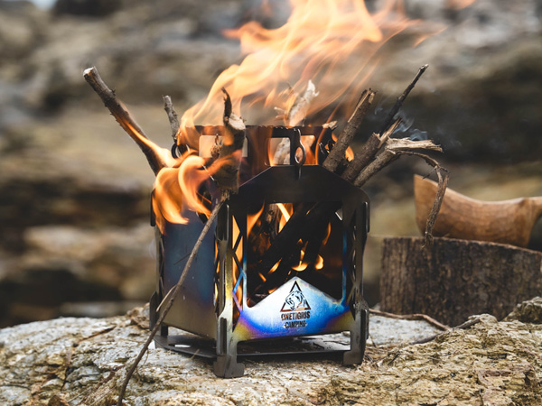 ワンティグリス　チタン製ミニ焚き火台　廃盤商品 Amazon | OneTigris TORCH BEARER ミニ焚火台 チタン焚き火台