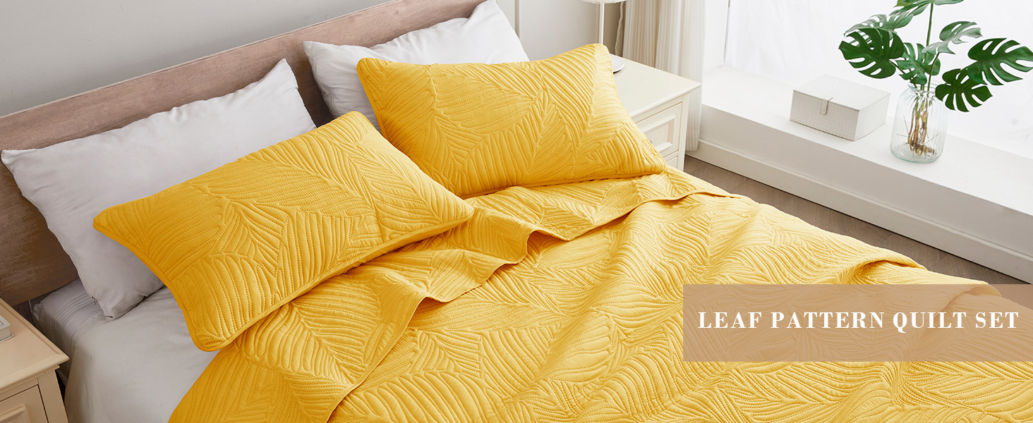 Leaf Pattern Quilt Set