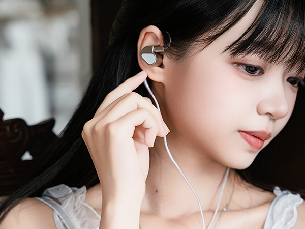 ⭐︎特価　Tanchjim Fission インイヤー型HiFi有線イヤホン Amazon.co.jp: TANCHJIM FISSION インイヤー型HiFi有線イヤホン