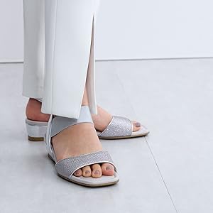 ✨未使用級✨ヒミコ 本革 ゴムベルトグリッターサンダル 21.5 ウェッジソール 人気✨【ヒミコ】本革 ゴムベルトグリッターサンダル 21.5cm