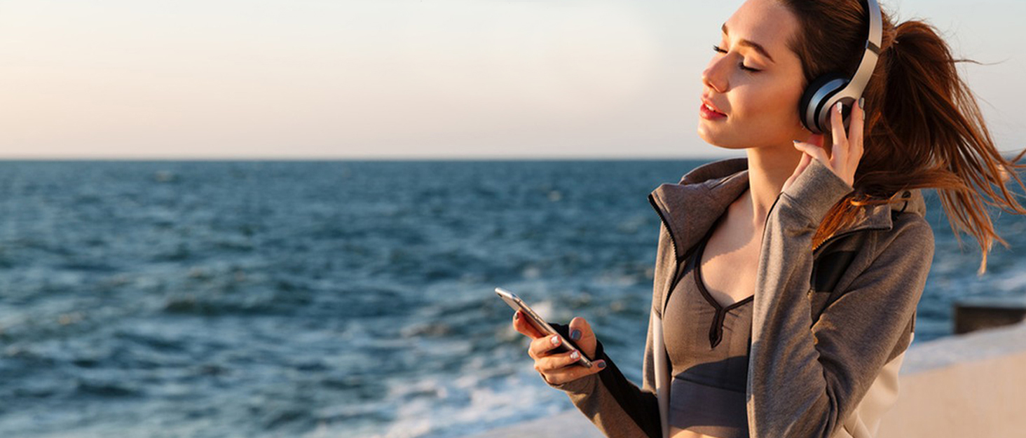 with air-holes makes it more breathable and lightweight, give you a wonderful experience.