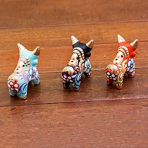 Novica handmade  Multicolor Set Three Bull Figurines  Hecha a mano  Figuritas Toro  Tres Multicolor