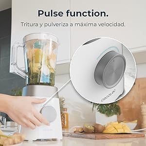 O texto diz “Função de pulso” e “Tritura y pulveriza a máxima velocidad”. Série de imagens de produtos mostrando liquidificador branco ou processador de alimentos em ação, demonstrando capacidades de mistura.