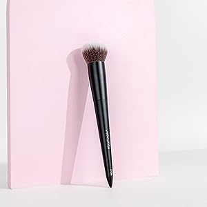 Brushworks No. 2 Buffing Foundation Brush