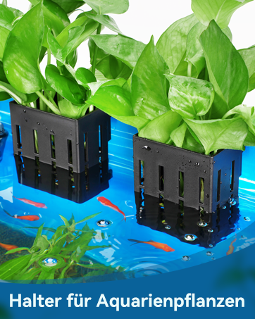 Schwarze Pflanzenhalter oder Körbe aus Kunststoff mit Aquarienpflanzen, die auf der blauen Wasseroberfläche schwimmen und für den Einsatz im Aquarium konzipiert sind.