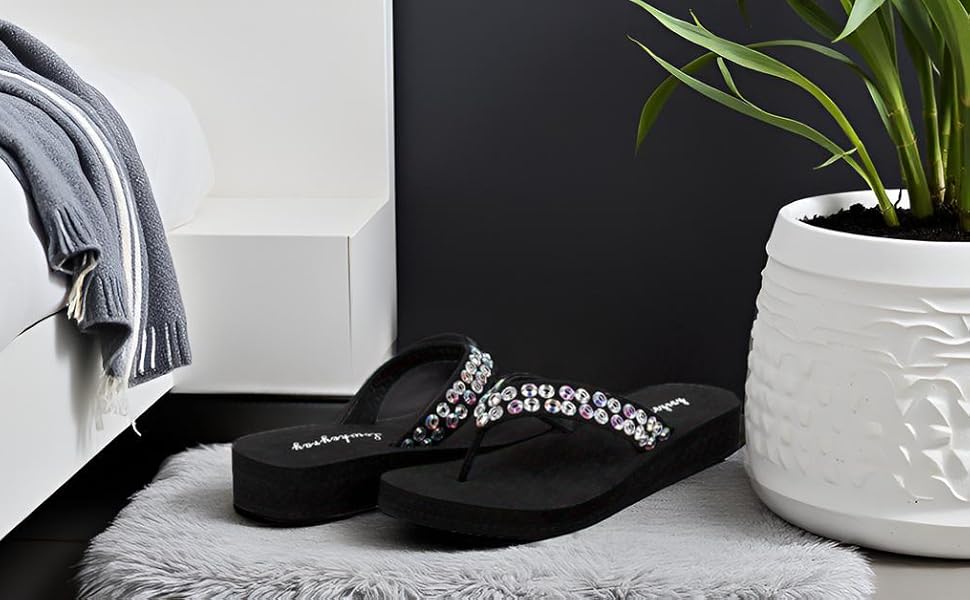 Low-Platform Flip Flops 