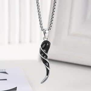 corno necklace silver LORO ENOF ロロ Italian Horn Necklace in Solid Sterling Silver - Cornicello