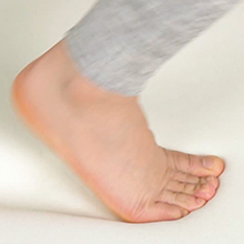 Snug Leaves Women's Scuff Slippers Furry Cute Curly Faux Wool Slip-on Indoor Memory Foam House Shoes 17 1