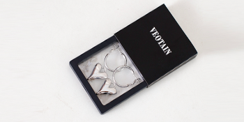 Veotain heart earrings