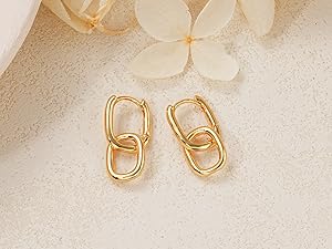 Dangling Link Earring