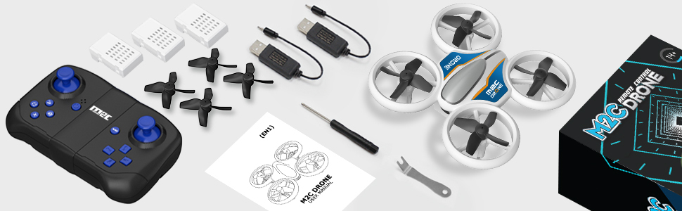 Kit drone con controller nero, eliche multiple, batteria, cavo di ricarica e piccoli attrezzi disposti su una superficie bianca