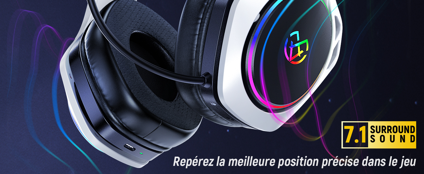 avec anneau lumineux RGB et badge de son Surround 7.1, illustré en vue latérale sur un fond sombre avec des touches de néon.