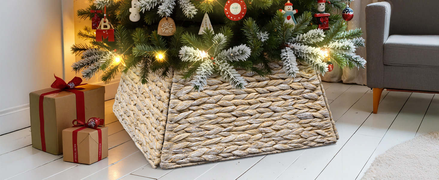 White Christmas Tree Collar