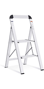 2 aluminium step ladders