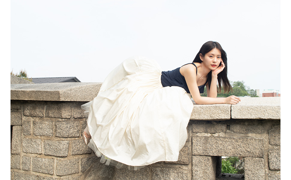 Amazon.co.jp: 永瀬莉子1st写真集 glimmers : 永瀬莉子: 本