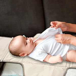 TRAGBARER WICKELTISCH FÜR KINDER