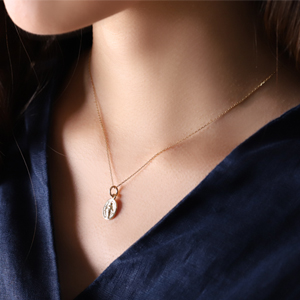 【新品】★再入荷★K18ペンダント【8ミリ】 18金  つけっぱなし 楽天市場】【10/27 値上げ対象】 18金 ペンダントトップ k18